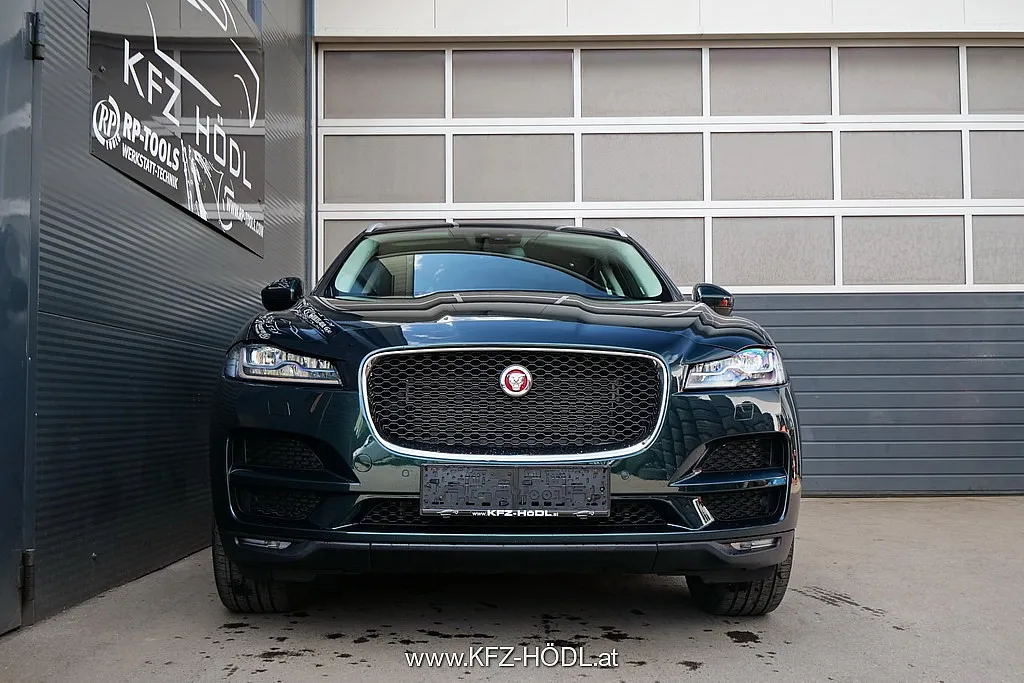 Jaguar F-Pace 25d AWD Prestige Aut. Image 3