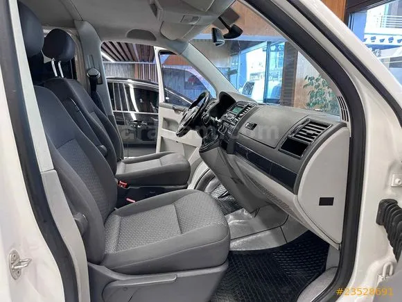 Volkswagen Transporter 2.0 TDI Camlı Van Image 8